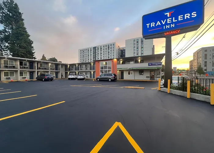 Travelers Inn University